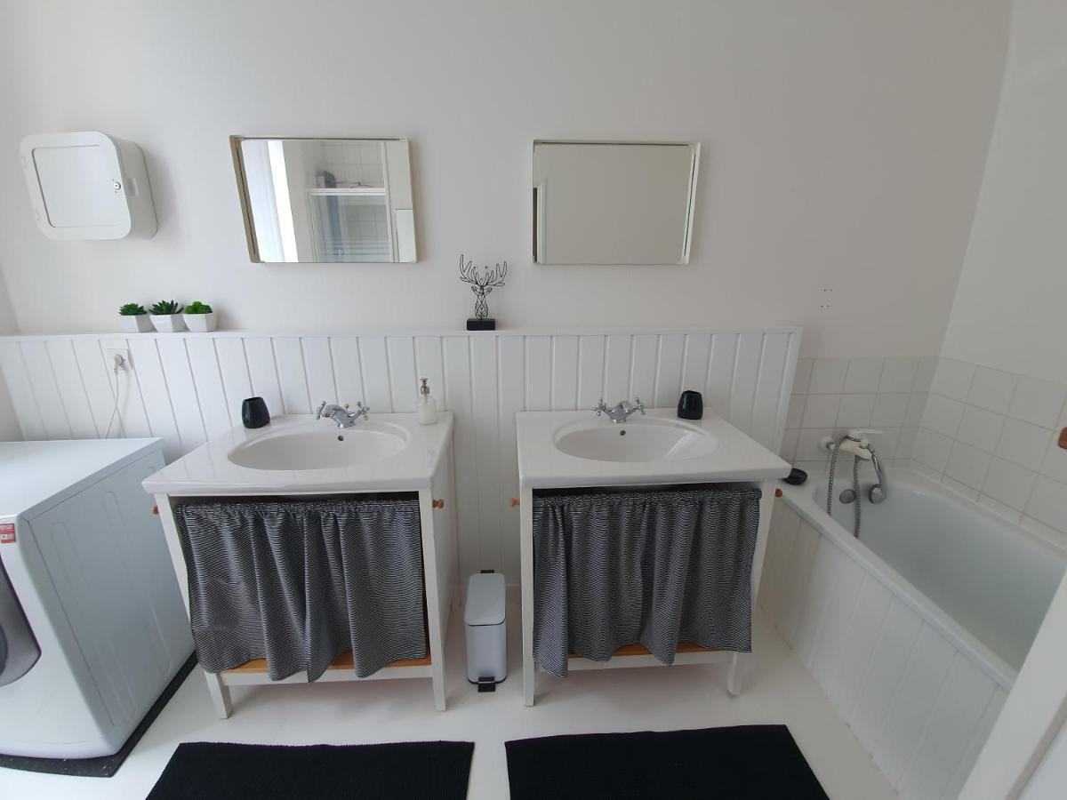 Maison Laurenza 2 Chambres D'Hotes Saint-Jean-de-Liversay Ngoại thất bức ảnh